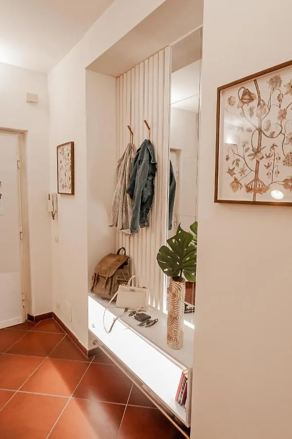 Apartment Alloggio Re Di Roma 43 Italy